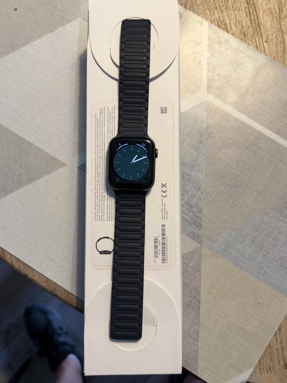 Apple watch 5