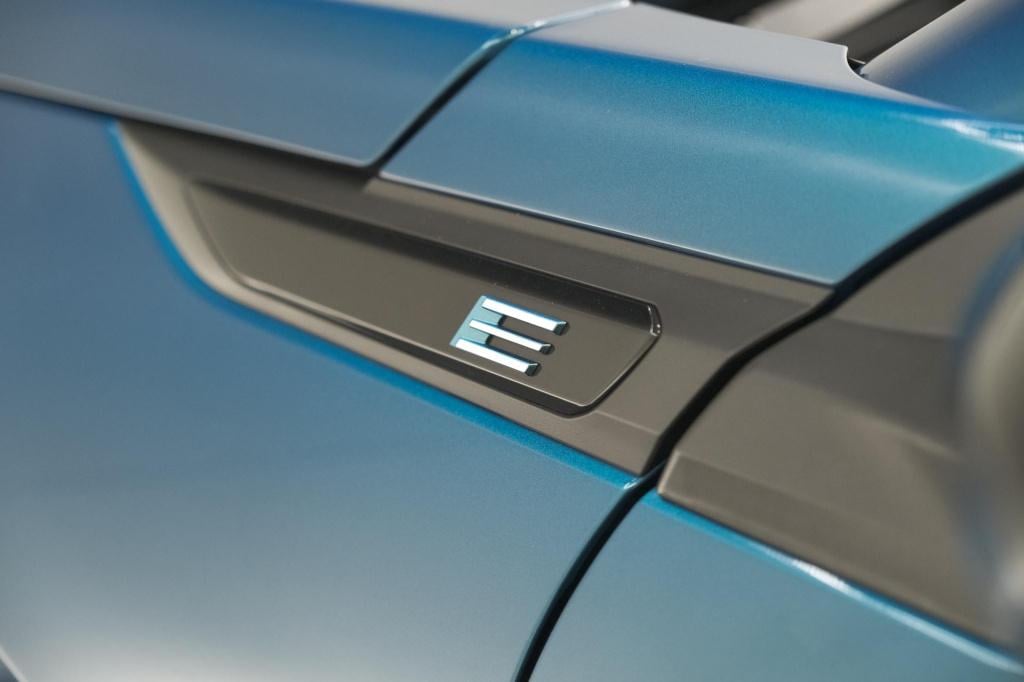 Peugeot E-2008 ev allure 54 kwh | soh 97,7% | 11 kw lader | apple carplay |