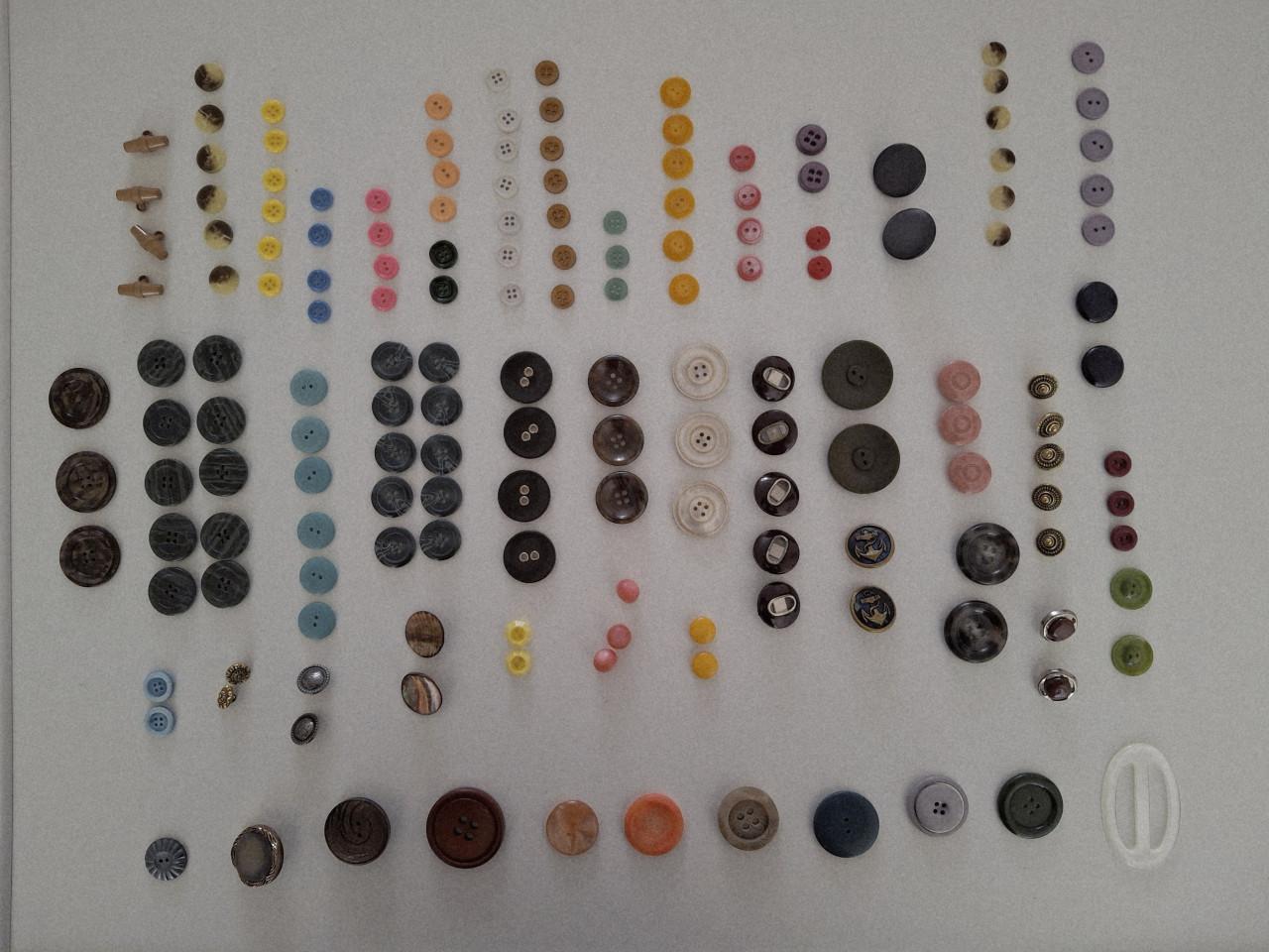 Veel knopen en 1 gesp