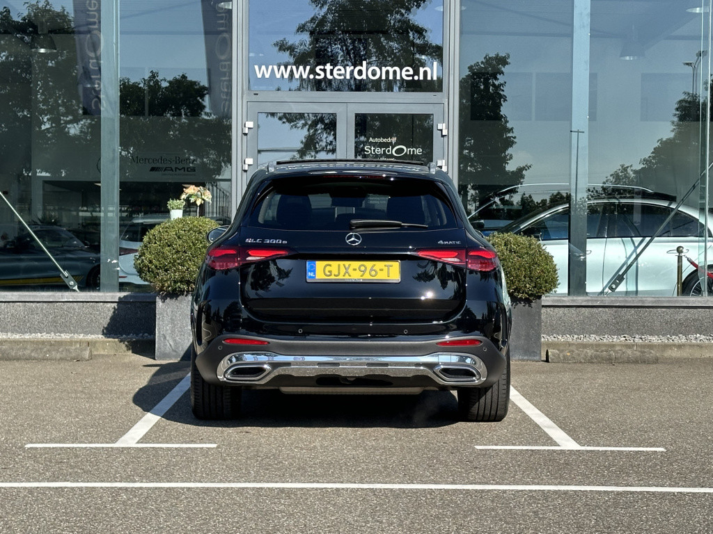 Mercedes-Benz Glc 300e 4matic amg i airmatic l gestuurde achteras l panoram