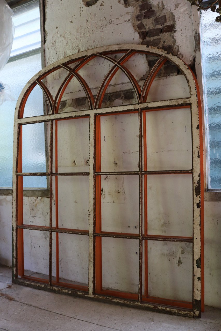 Antieke gietijzeren kerkramen / stalramen 2 stuks 150 x 186