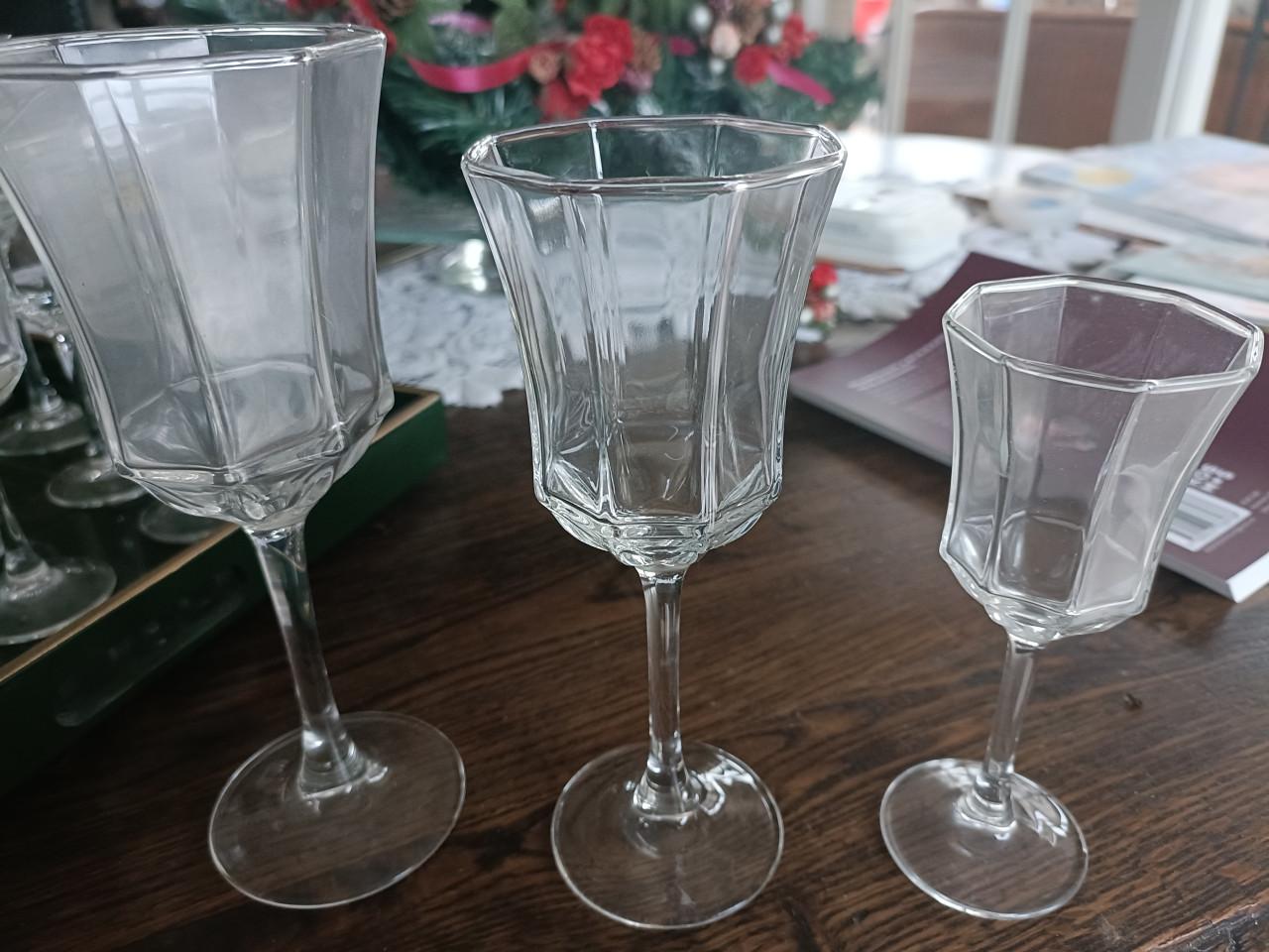 18 delig Lumiarc glasservies.