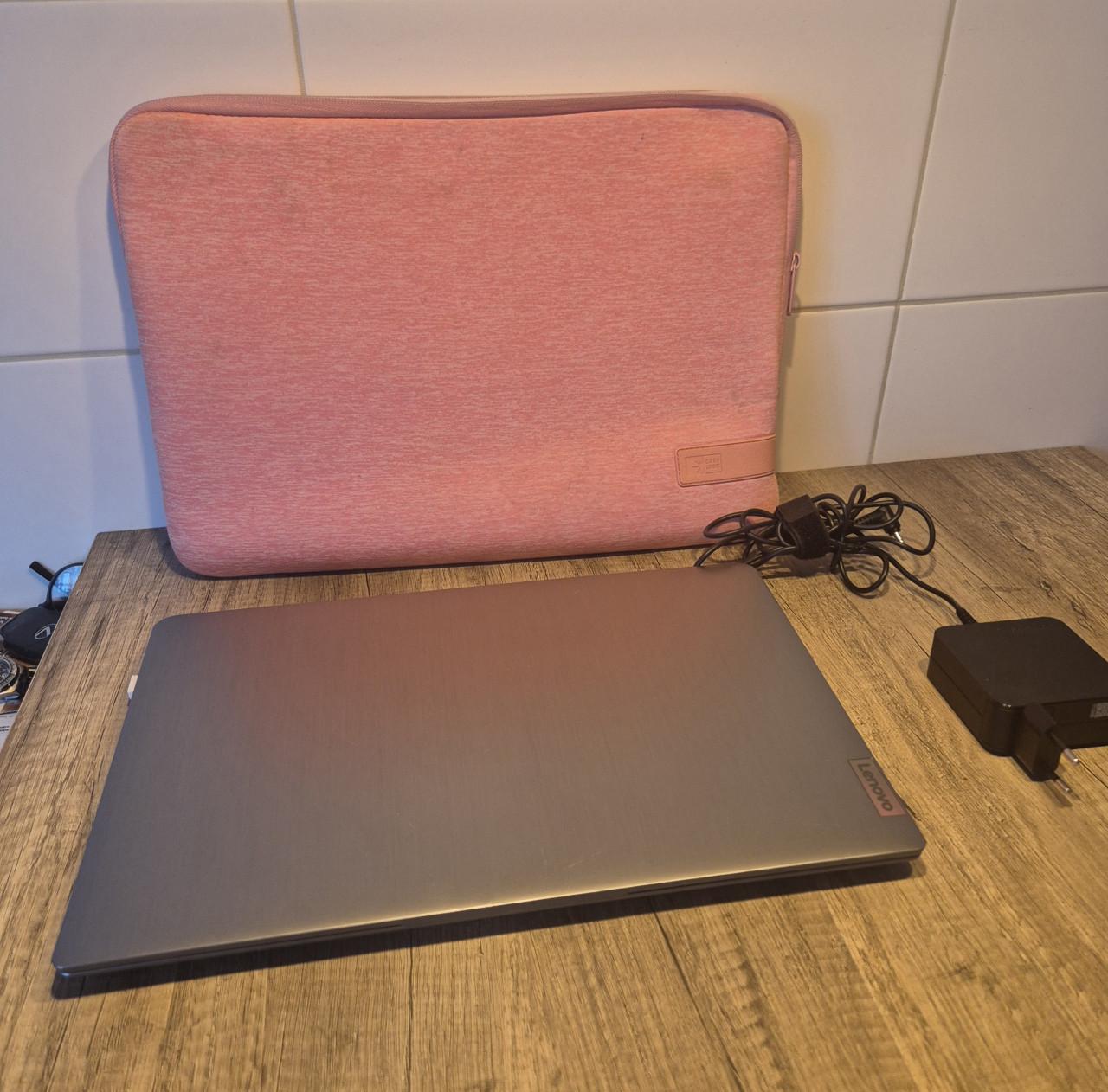 LENOVO IdeaPad 3 "15 amper gebruikt!
