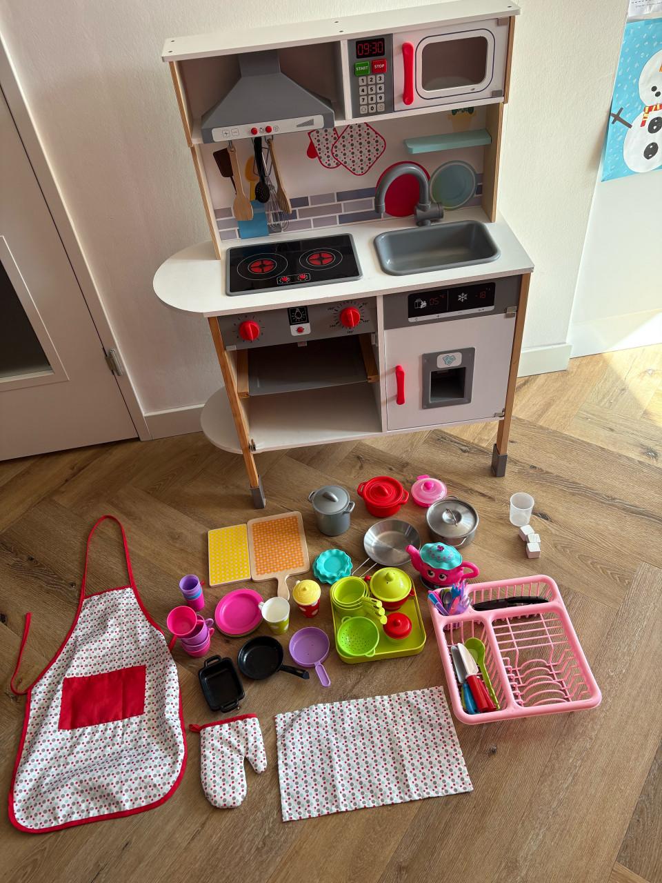 Speelkeukentje met accessoires