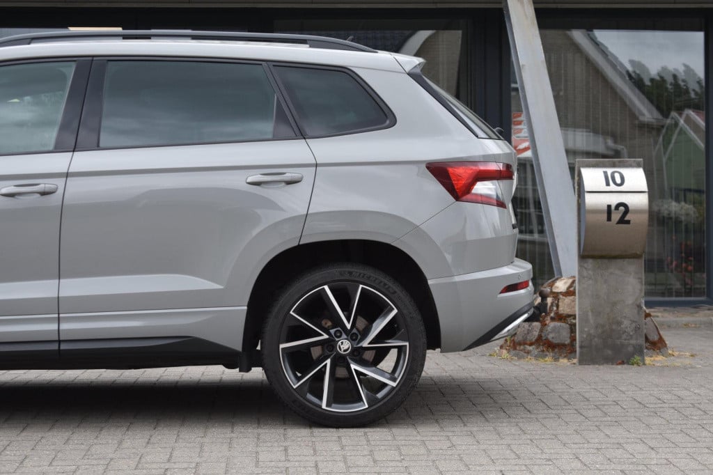 Skoda Karoq 1.5 tsi act sportline | trekhaak | canton | virtual cockpit | a