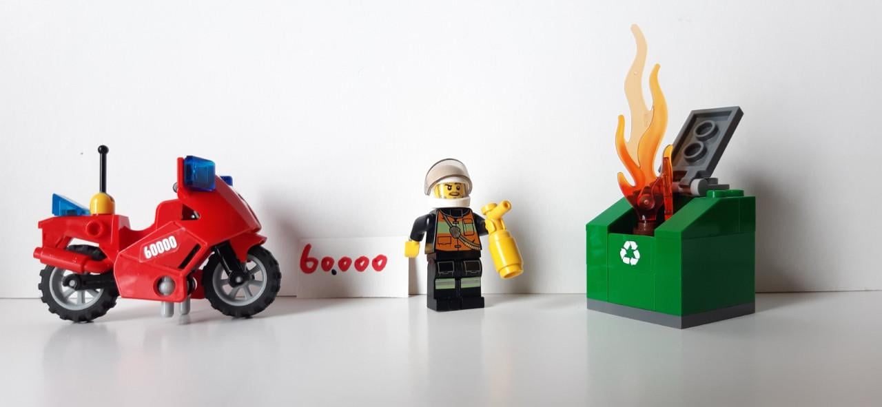 Lego City 60000: brandweermotor met minifiguur