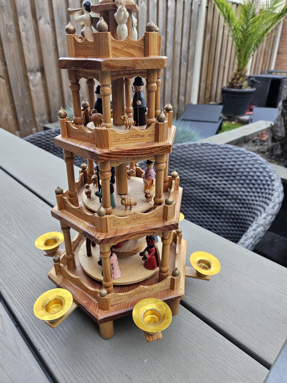 Prachtige grote duitse houten kerstpiramide afkomstig uit het ertsgebergte