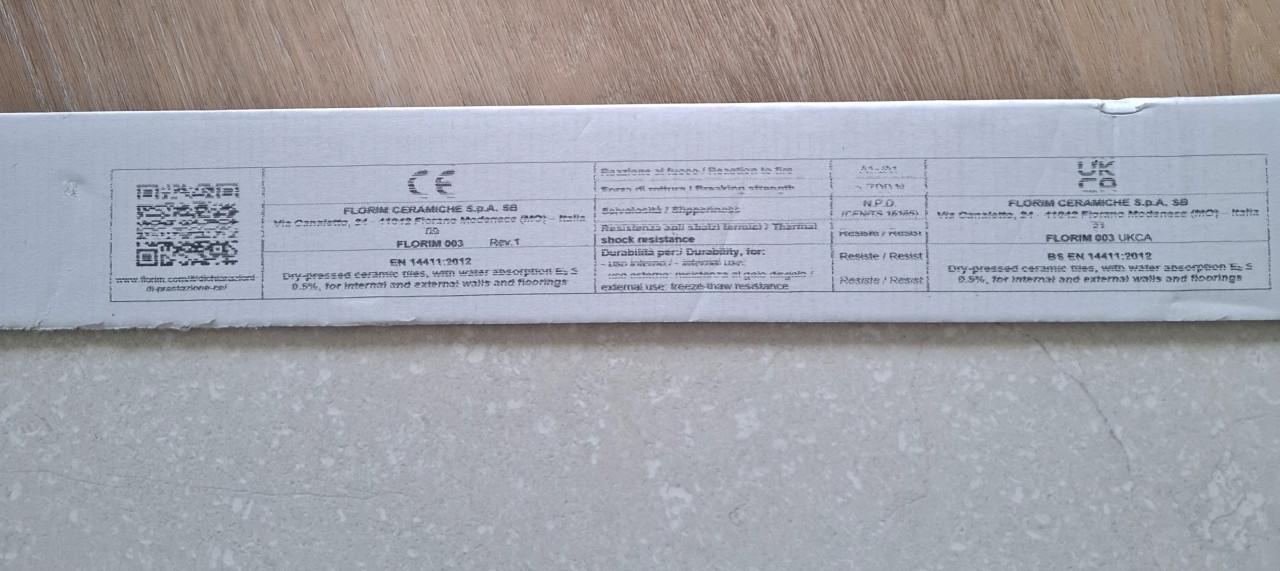 Te koop: 6 grote wandtegels, 60 x 120cm, 2 ds. 4,32m2.