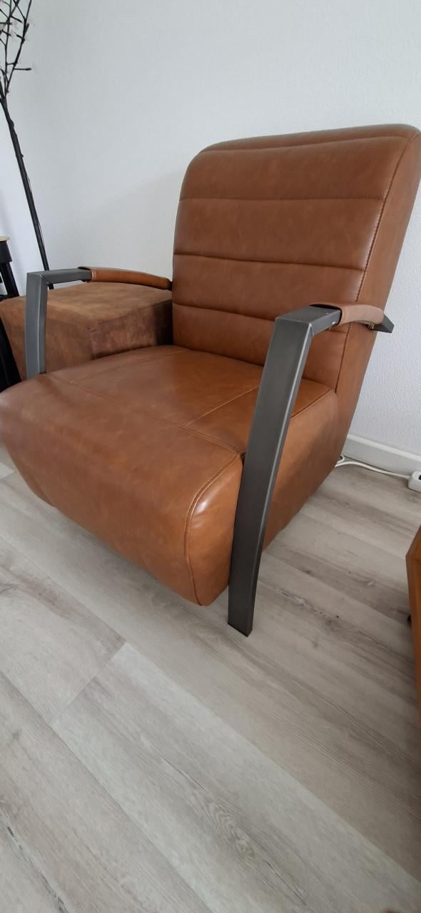 Te Koop, bruine leren fauteuil