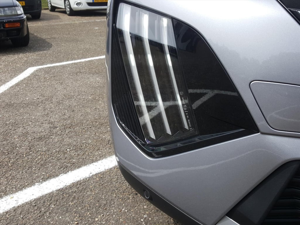 Peugeot 2008 1.2 pt-130pk gt (vol) automaat/eat8 navigatie | cruise & clima