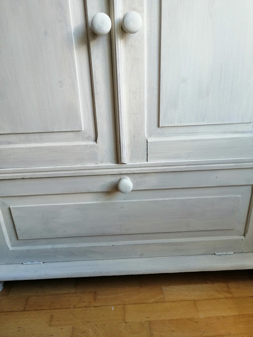 Kast met 2 deuren en een lade