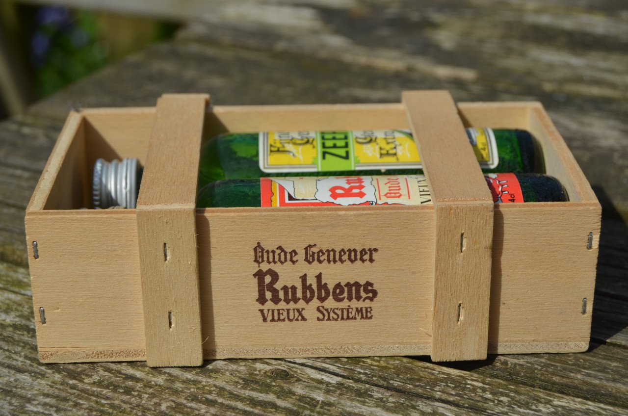 Diverse miniatuur flesjes meest Belgische jenever (3)