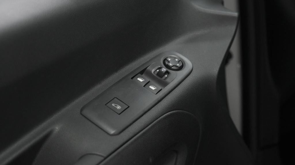 Peugeot Partner 1.5 bluehdi 100 s&s l1 | trekhaak | camera | apple carplay 