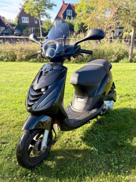 Piaggio Zip iGet 2019 - 45 km/u - Rijklaar