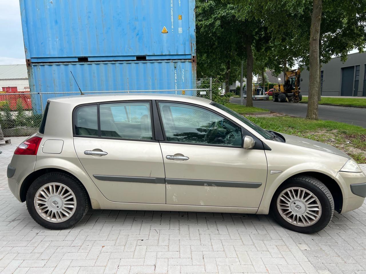 Renault Megane 2.0-16V Privilege Automaat