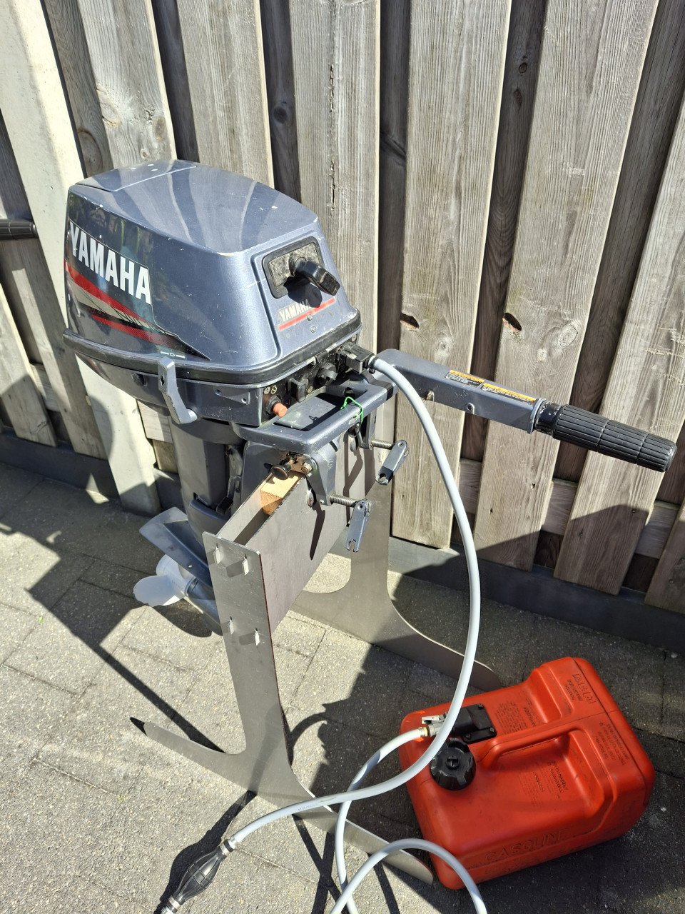 YAMAHA 8 pk 2 TAKT KORTSTAART 2 CILINDER  UIT 2001