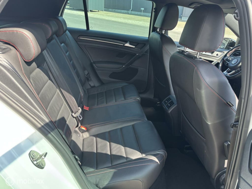 Volkswagen Golf 2.0 tsi gti performance,dsg, pano, acc