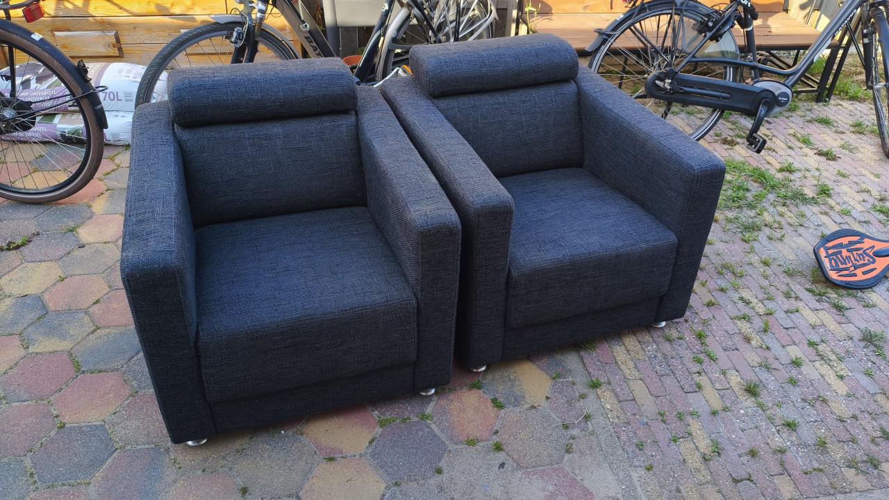 2 antraciete stoelen