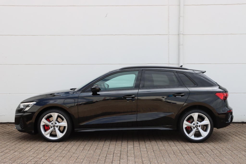 Audi A3 sportback 45 tfsi e s edition competition 245pk s-tronic