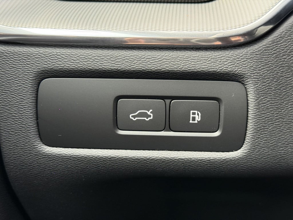 Volvo XC60 t6 398pk recharge ultra dark| panodak| 360camera| adap.cruise| t