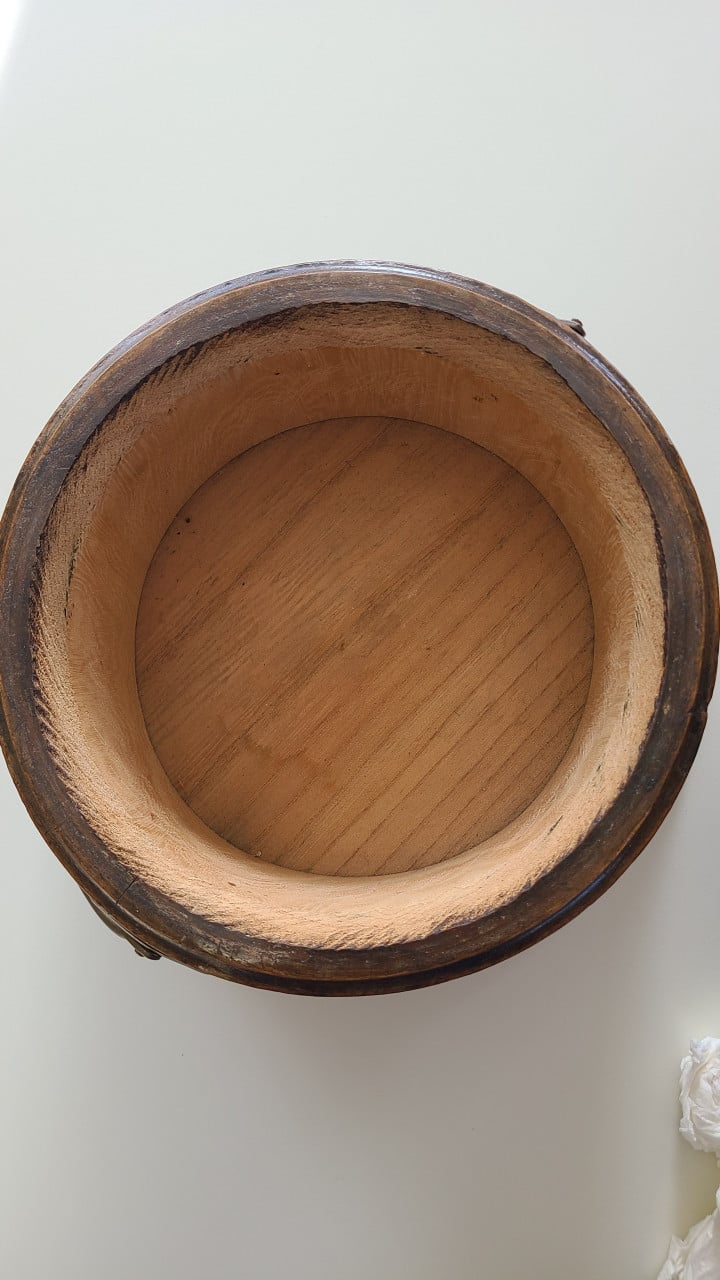 Antieke voetenstoof (hout / koper)