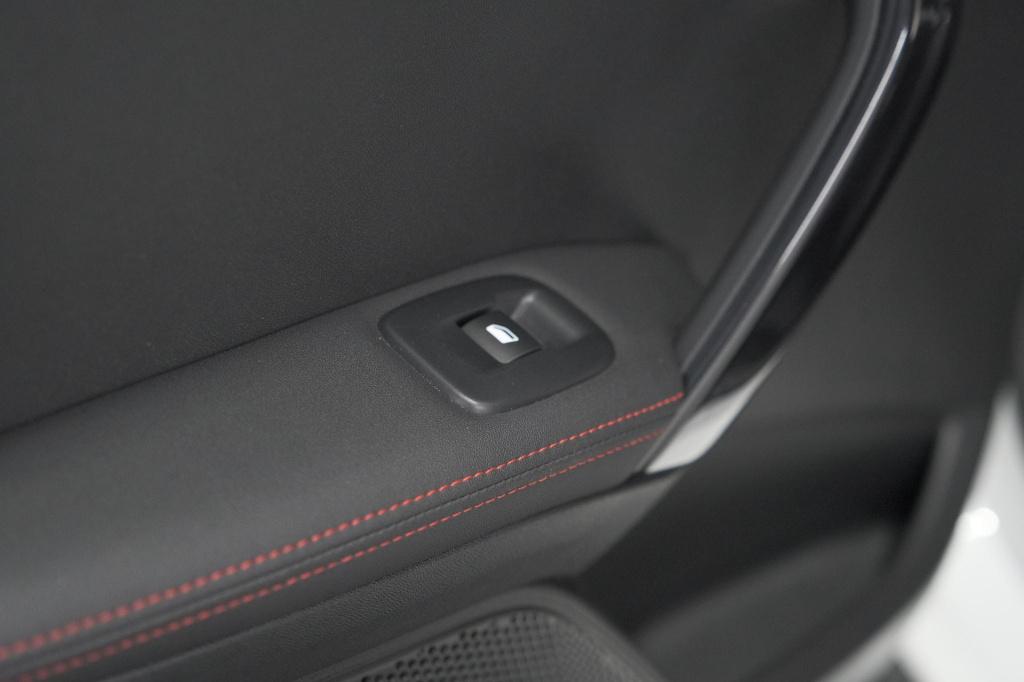 Peugeot 2008 puretech 110 eat6 gt-line | trekhaak | camera | navigatie | pa