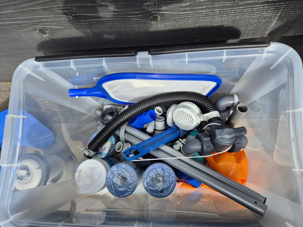 Intex zwembad 2.60 x 1.60 x 0.65 cm incl. alle toebehoren