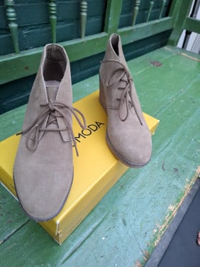 Te koop: Omodaschoenen