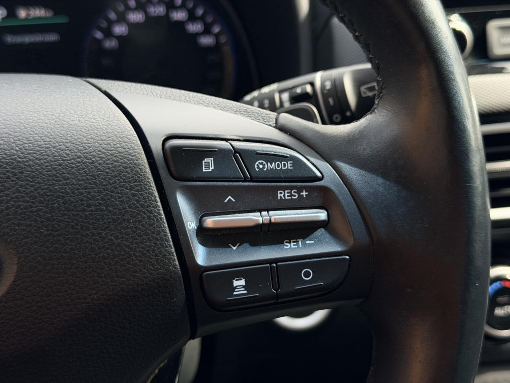 Hyundai Kona 1.6 gdi hev premium two-tone | carplay | camera | cruise contr