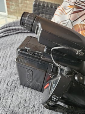 Vintage SHARP VL-C650 Video Camera Camcorder VHS-C...