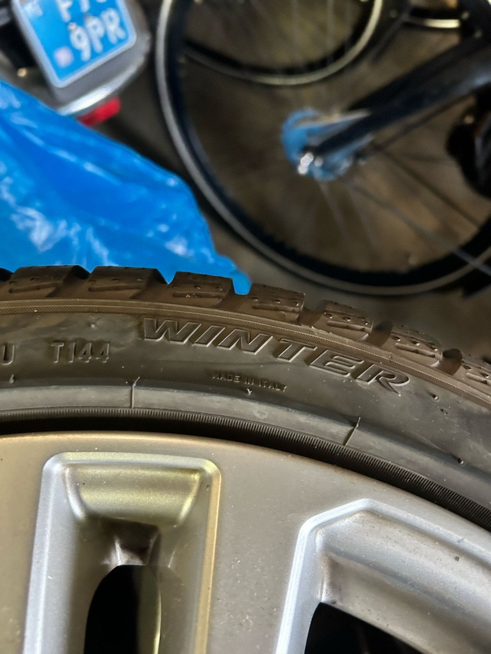 AUDI VELGEN - PIRELLI SOTTOZERO BANDEN