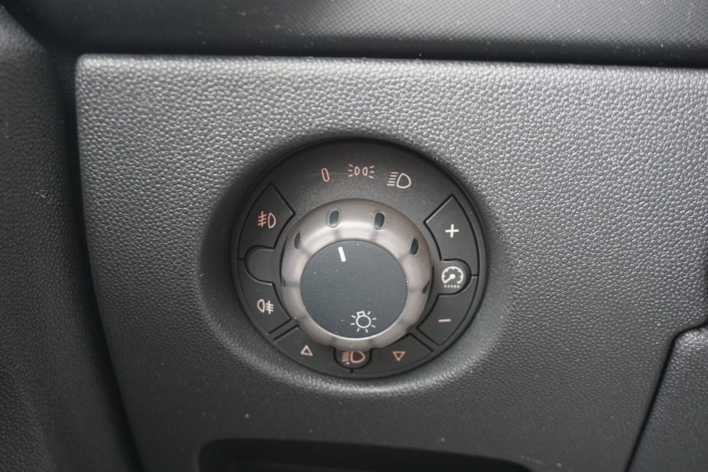 Opel Corsa 1.2-16v cosmo airco / elektr. ramen / trekhaak / nap