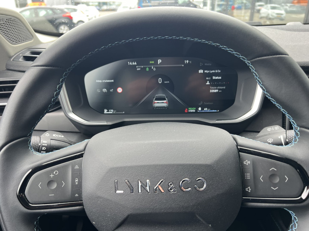 Lynk & Co 01 1.5 261pk plug in hybrid , panodak , 360gr camera, carplay