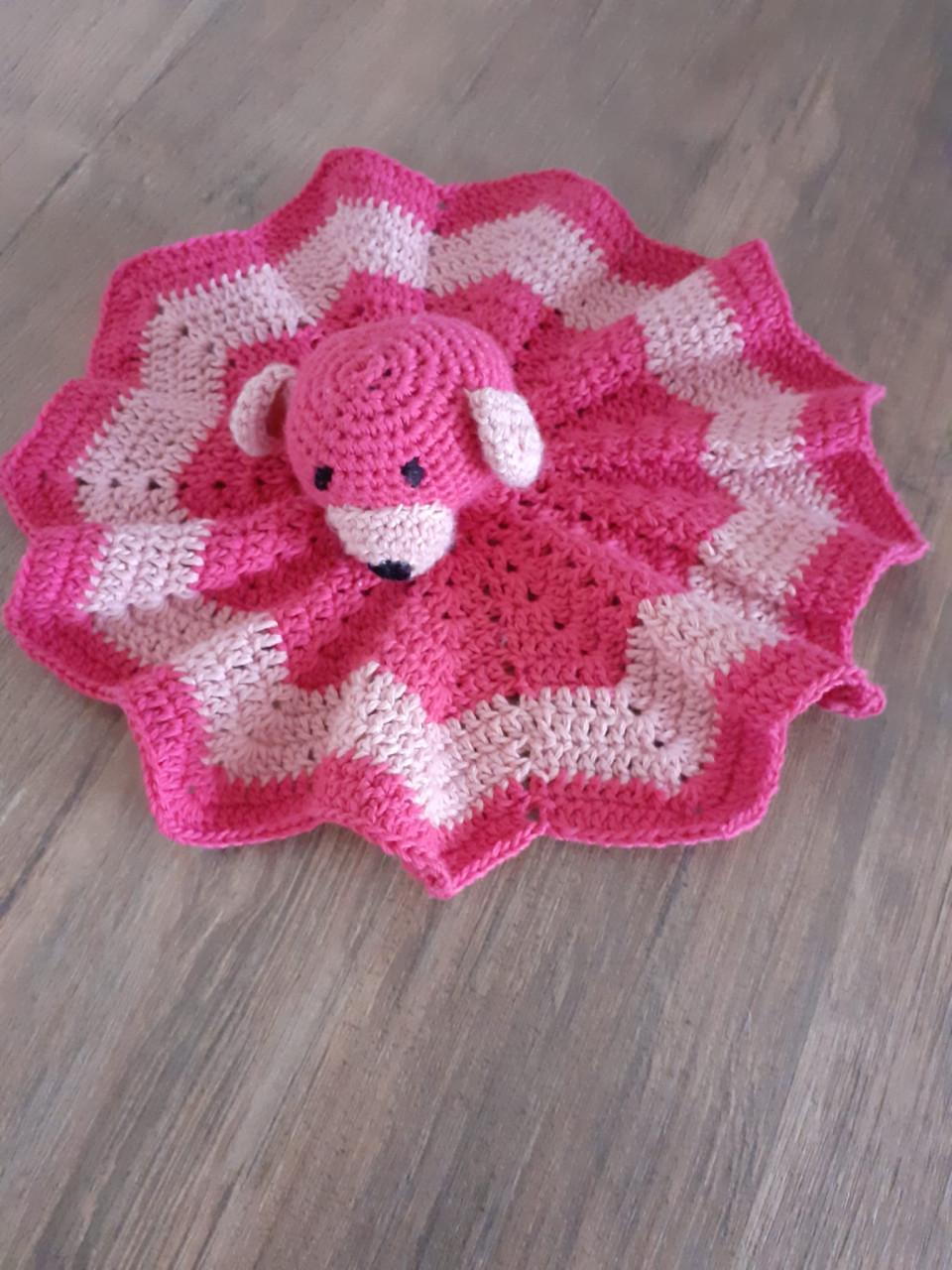 Roze en blauw gehaakt knuffeldoekje - 5 euro per stuk