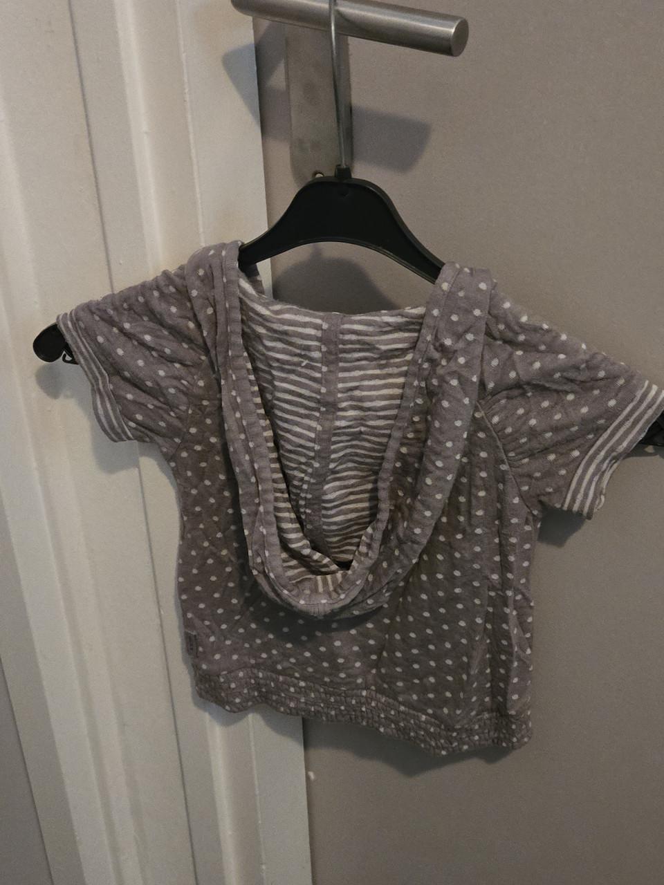 Grijs kindervestje met korte mouwen van het merk Mexx,