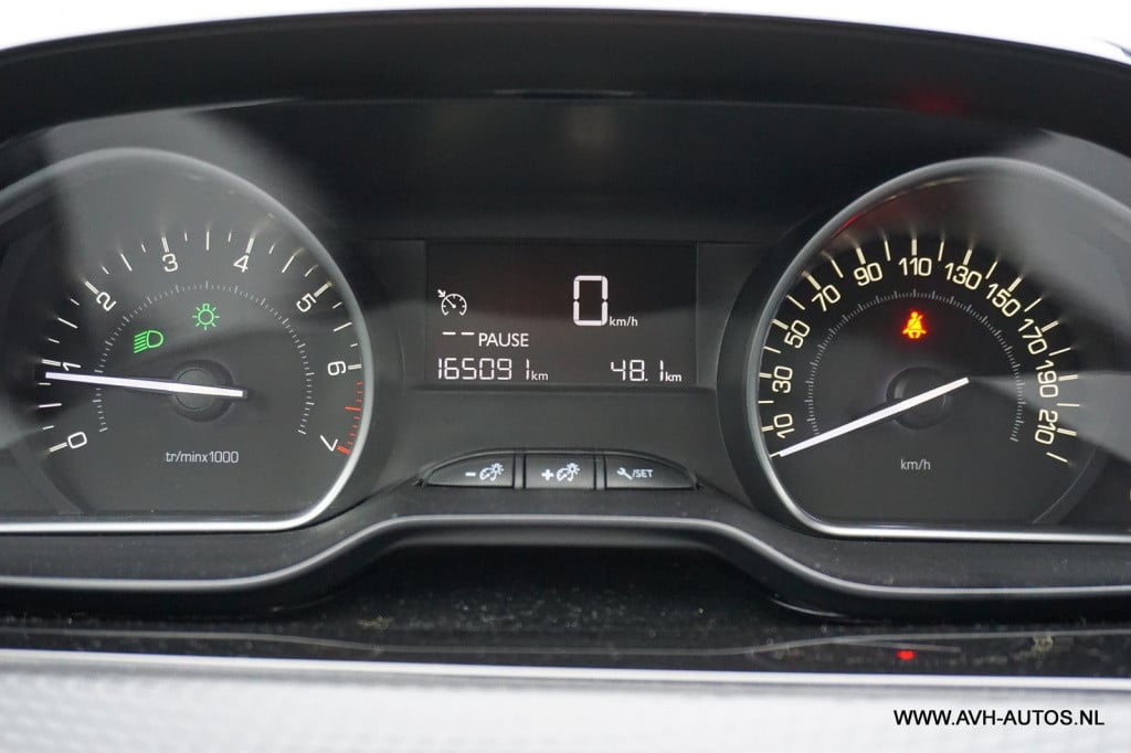 Peugeot 2008 1.2 puretech blue lion