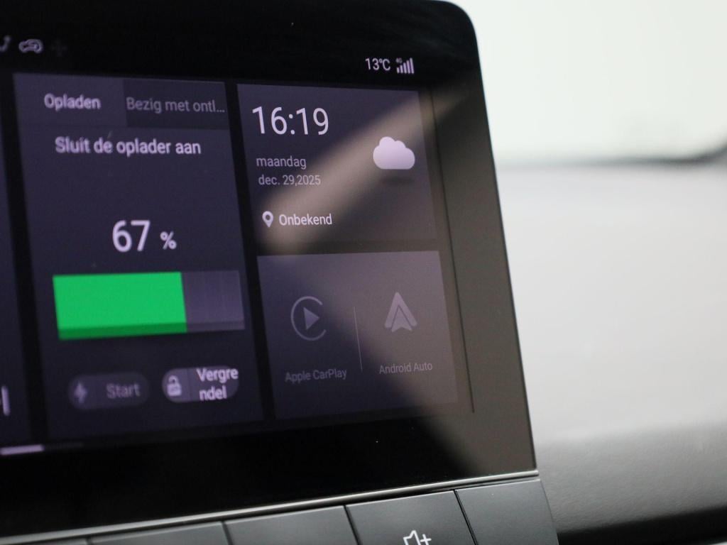 MG Mg4 64 kwh luxury | automaat | navigatie | climate control | apple carpl