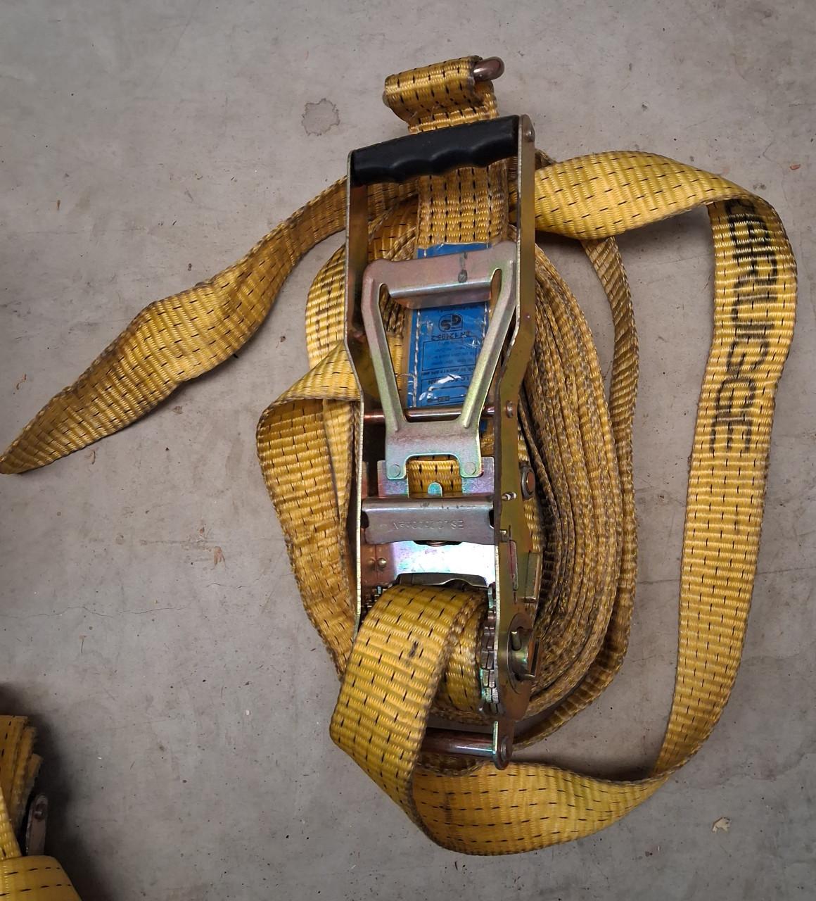 Spanbanden compleet met haken en ratels.