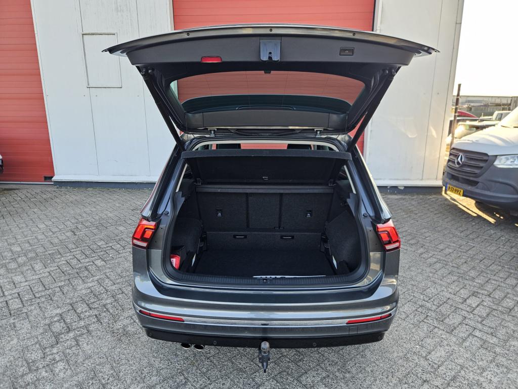 Volkswagen Tiguan 1.5 tsi act highline business r | acc | 360 cam | rijklaa