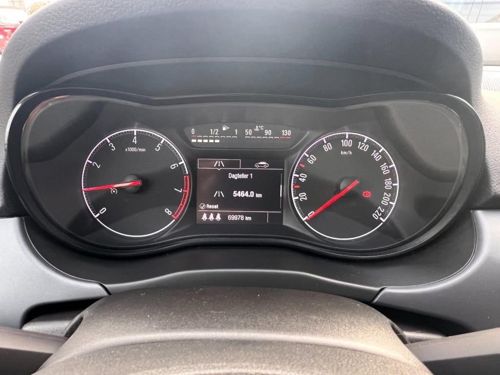 Opel Corsa 1.4 120 jaar edition, carplay, trekhaak enz. enz...