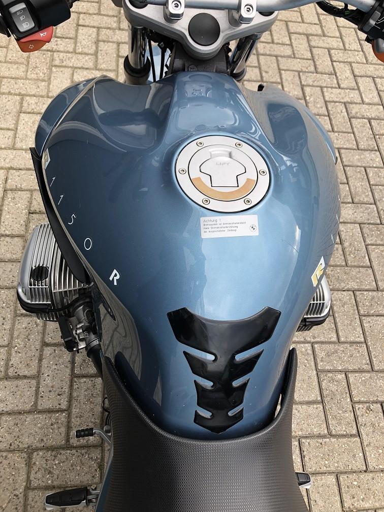 Keurige BMW R1150R uit 2002 met 87 dkm, kofferset, ABS, windscherm €2695,-