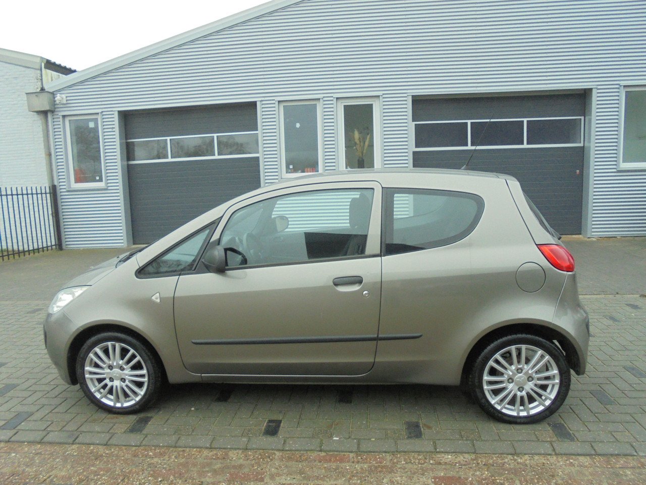Colt 1.3 Incharge ,139.786 km N.A.P,nette auto ,onderhoud boek aanwezig