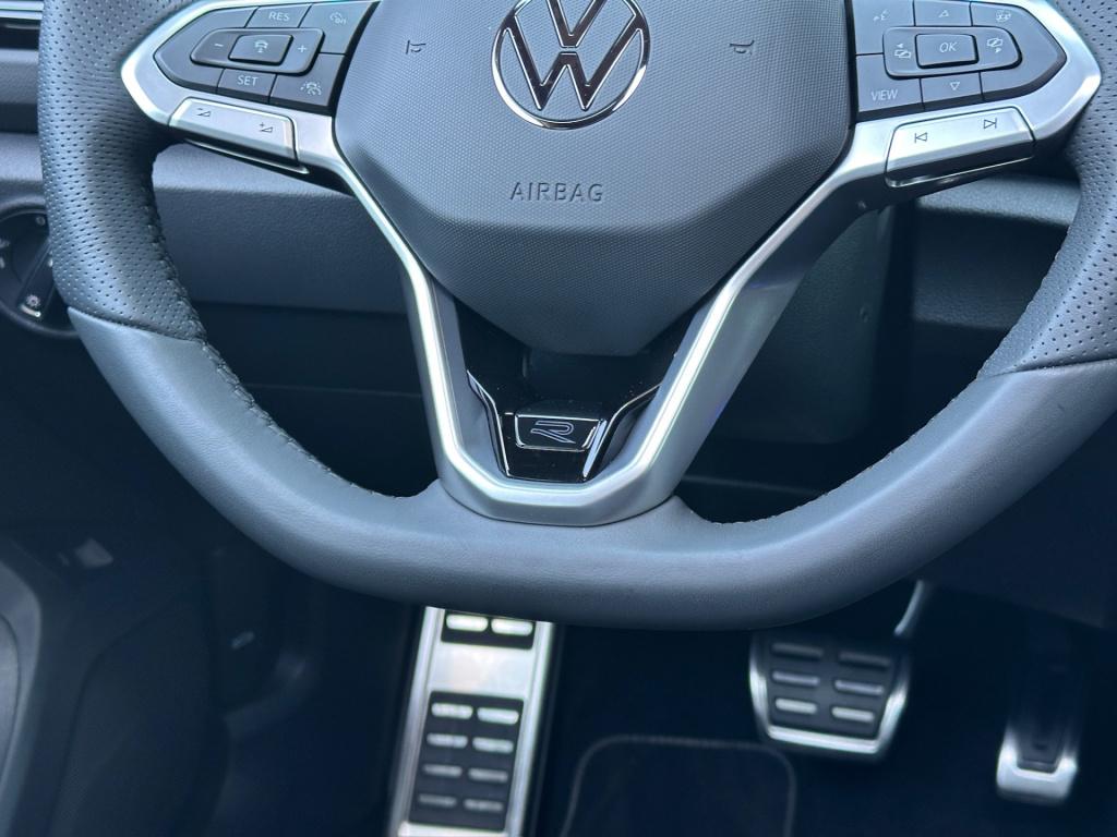 Volkswagen T-roc 1.5 tsi 150pk dsg r-line | black style | panoramadak | cam