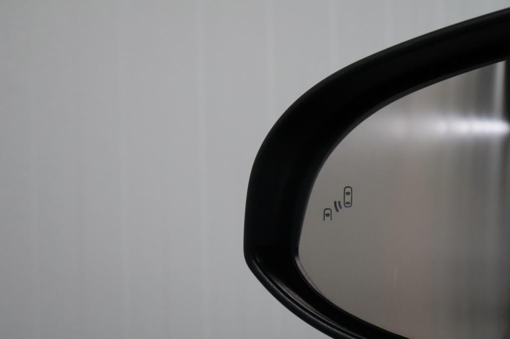 Toyota C-hr 2.0 hybrid bi-tone