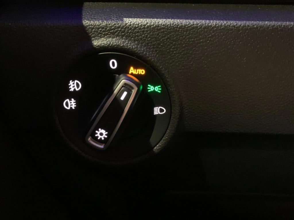 Volkswagen T-roc 1.5 tsi sport business r *led*app-connect*