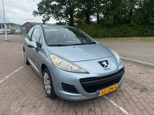 Peugeot 207 bj 2009  1850 euro