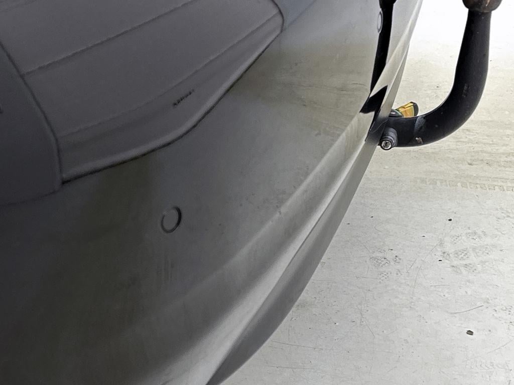 Peugeot 208 110pk tech edition | rijklaar | trekhaak | camera achter | navi