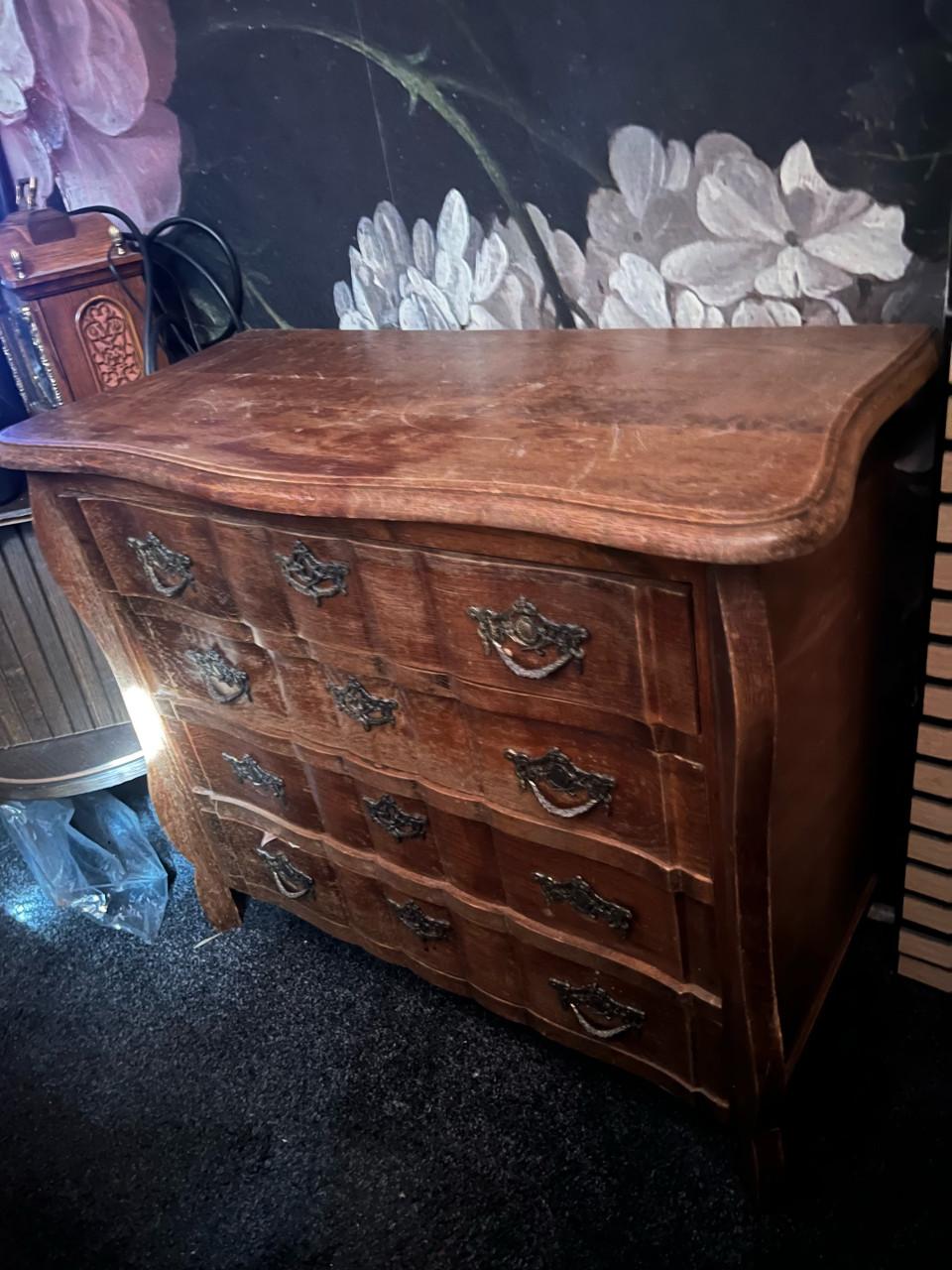 QUEEN ANNE/ BROCANTE / VINTAGE KASTJE