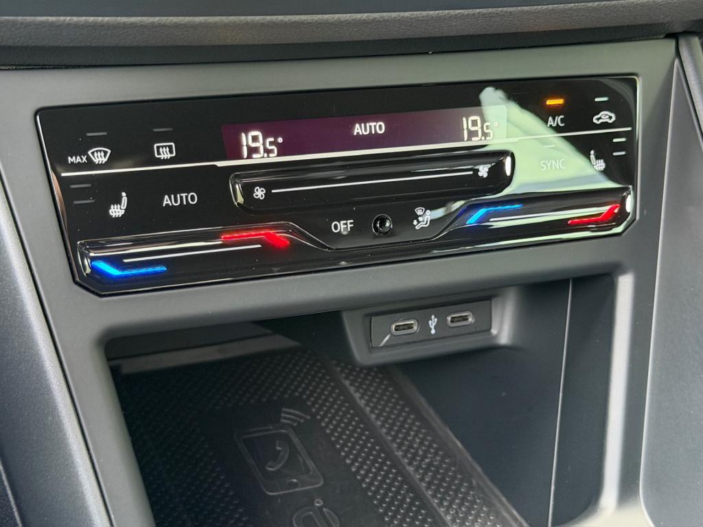 Volkswagen Polo 1.0 tsi r-line | iq light | carplay | camera | climate | st
