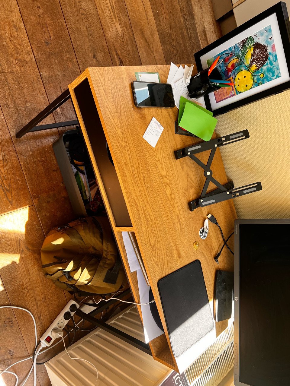 Smal bureau